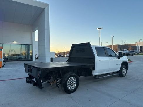 Used 2024 Chevrolet Silverado 2500 LT w/ Convenience Package image 2