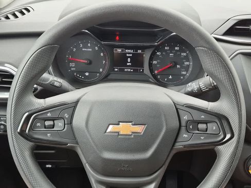 Used 2023 Chevrolet TrailBlazer LT FWD image 16