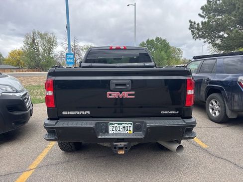 Used 2018 GMC Sierra 2500 Denali w/ Duramax Plus Package AWD/4WD image 6