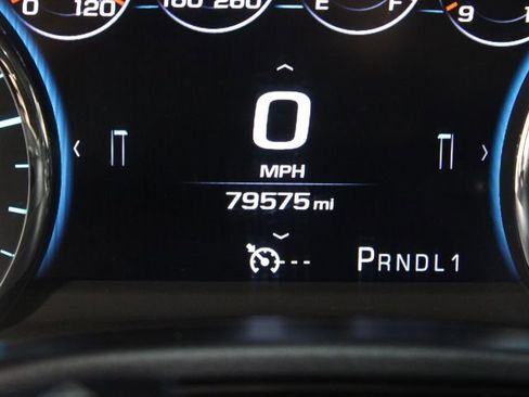 Used 2017 GMC Sierra 2500 Denali w/ Duramax Plus Package AWD/4WD image 5