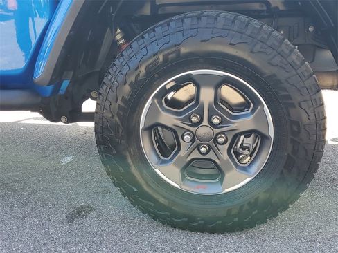 Used 2020 Jeep Gladiator Rubicon image 9
