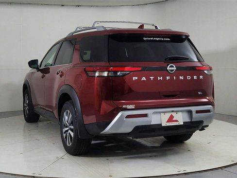 Used 2024 Nissan Pathfinder SL image 5