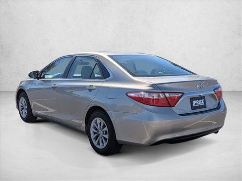 Used 2015 Toyota Camry LE FWD image 8