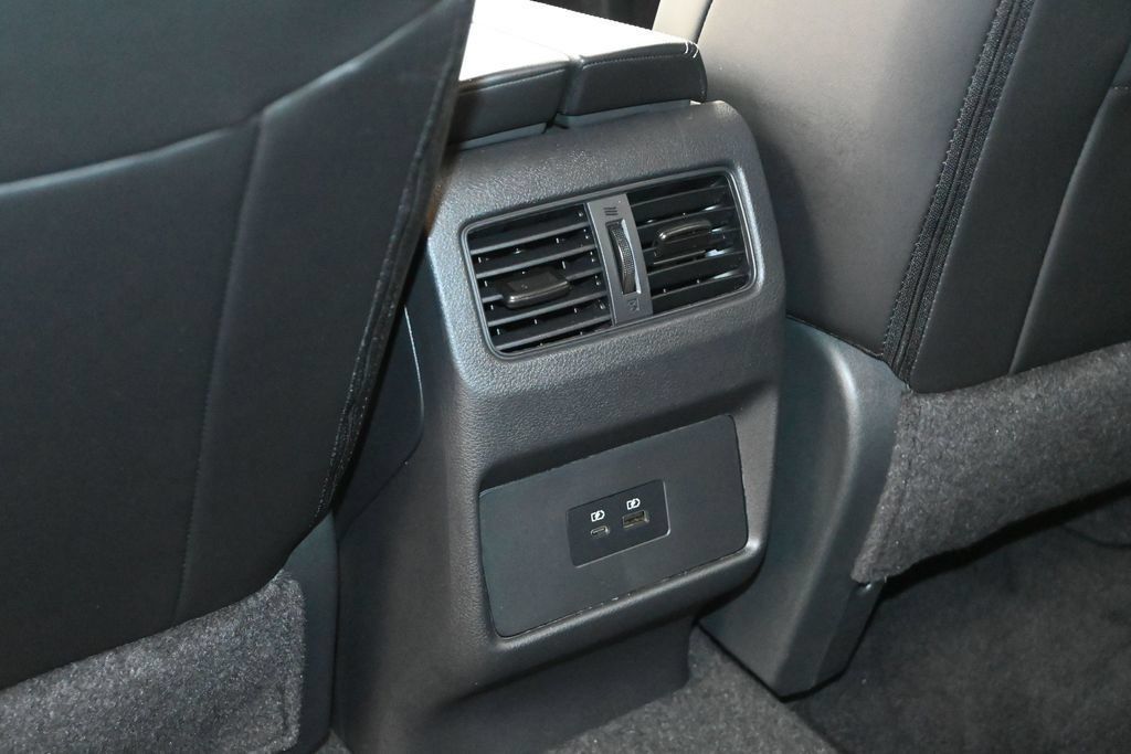 Certified 2023 Nissan Rogue SV w/ SV Premium B Package AWD/4WD image 18