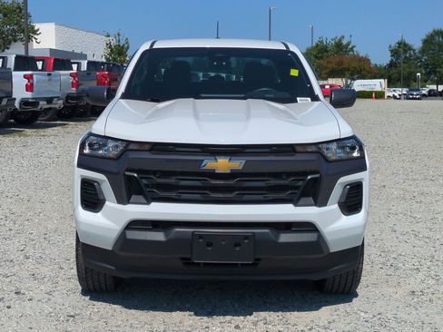 Used 2023 Chevrolet Colorado LT RWD image 3