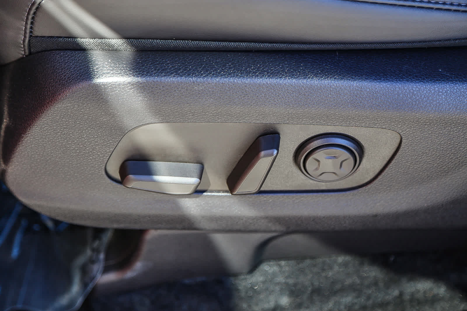 Used 2026 Kia Carnival LXS FWD image 20