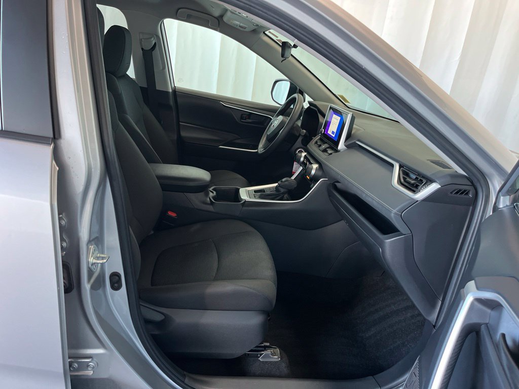 Used 2024 Toyota RAV4 LE AWD/4WD image 20