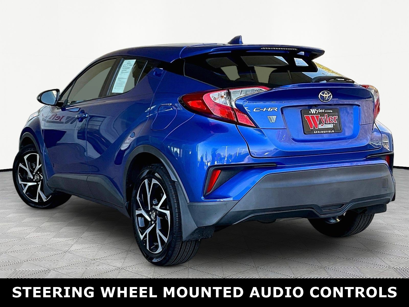Used 2018 Toyota C-HR XLE FWD image 4
