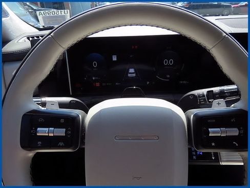 Used 2025 Hyundai Santa Fe Calligraphy AWD/4WD image 17