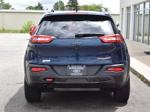 Used 2018 Jeep Cherokee Trailhawk w/ Cold Weather Group AWD/4WD image 10
