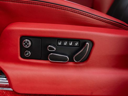 Certified 2023 Bentley Bentayga Extended Wheelbase AWD/4WD image 27
