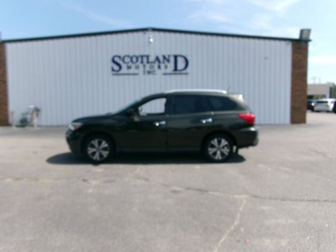 Used 2017 Nissan Pathfinder SV w/ SV Tech Package AWD/4WD image 1
