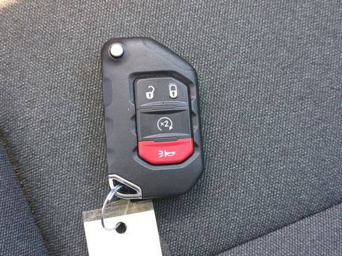 Used 2024 Jeep Wrangler Unlimited Sport AWD/4WD image 34