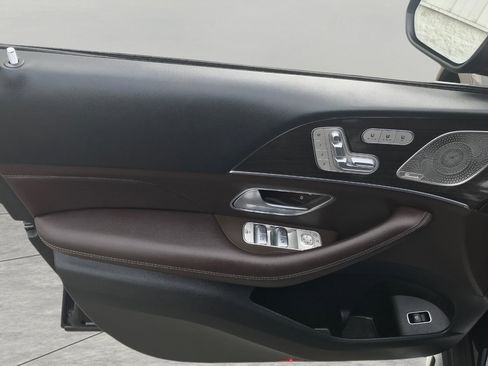 Used 2021 Mercedes-Benz GLS 450 4MATIC image 45