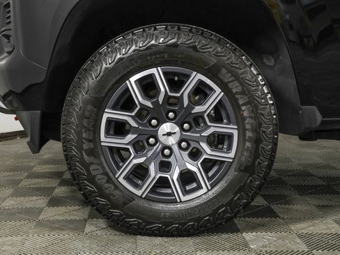 Used 2025 Chevrolet Colorado Z71 AWD/4WD image 21