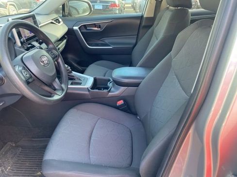 Used 2023 Toyota RAV4 XLE w/ Convenience Package image 16