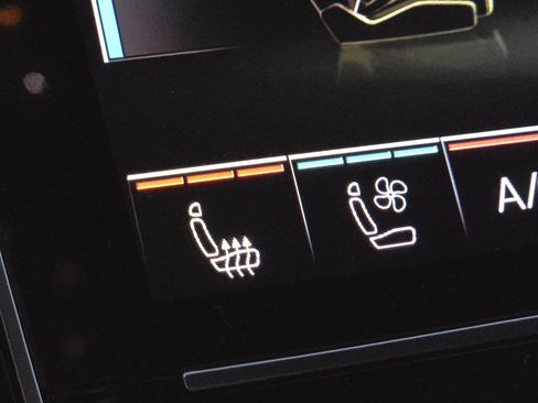 New 2026 Audi SQ8 Prestige image 11