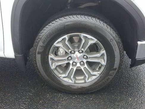 Certified 2024 GMC Sierra 1500 SLT image 8