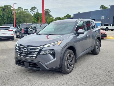 Certified 2026 Nissan Rogue SV FWD image 5