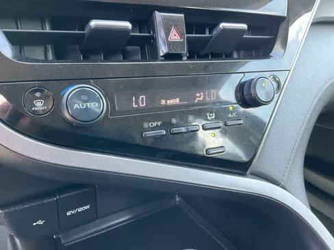 Used 2024 Toyota Camry SE image 23