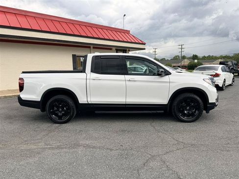 Used 2025 Honda Ridgeline Black Edition image 4