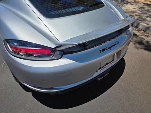 Used 2017 Porsche 718 Cayman S RWD image 19