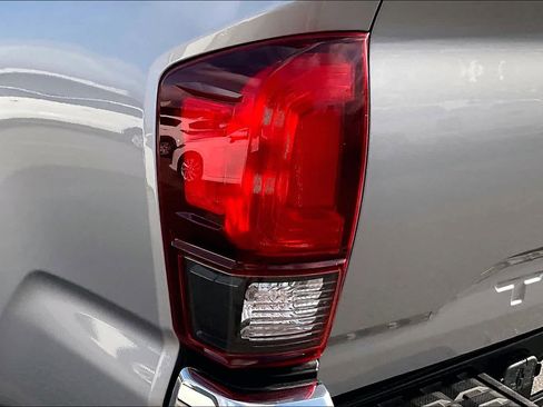 Used 2019 Toyota Tacoma SR5 image 27