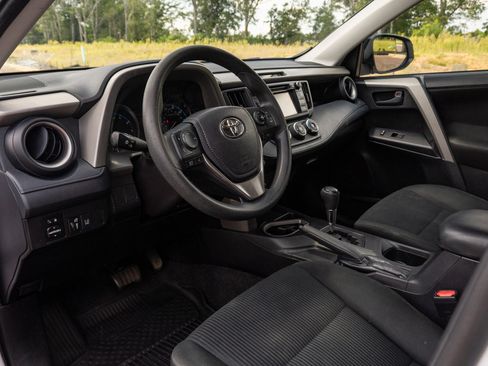 Used 2018 Toyota RAV4 LE w/ All Weather Liner Package FWD image 10