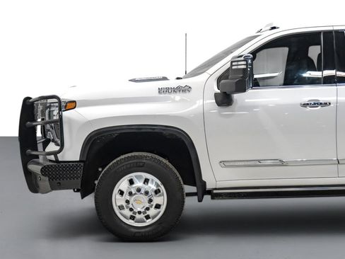 Used 2025 Chevrolet Silverado 3500 High Country w/ High Country Premium Package AWD/4WD image 10