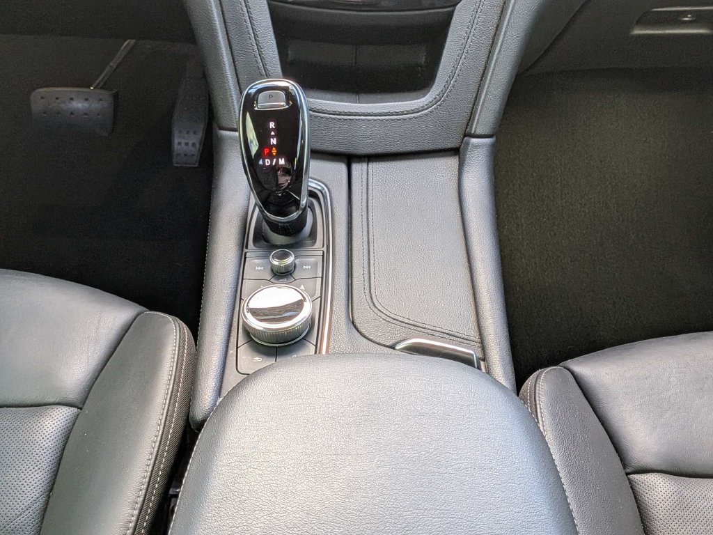 Used 2022 Cadillac XT6 Premium Luxury w/ Technology Package FWD image 24