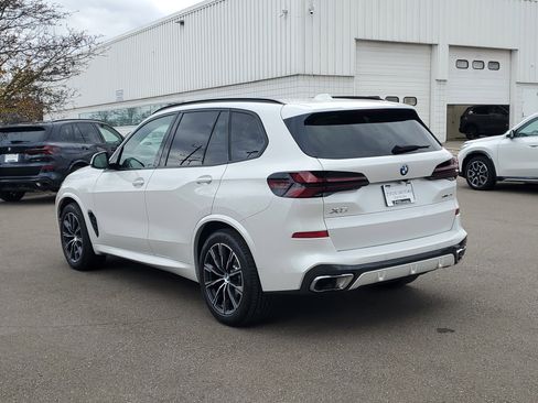 Certified 2024 BMW X5 xDrive40i w/ M Sport Package image 2