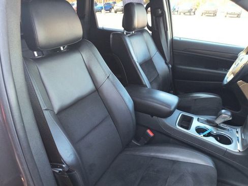 Used 2018 Jeep Grand Cherokee Altitude AWD/4WD image 26
