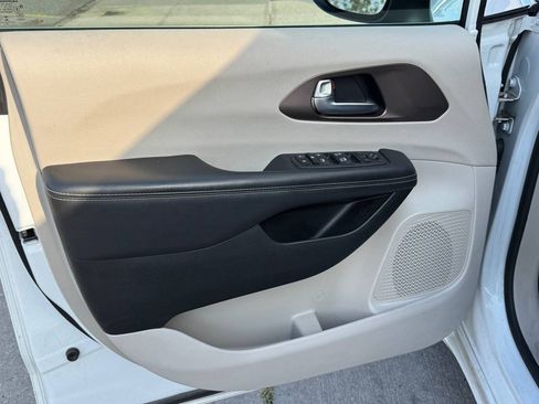 Used 2023 Chrysler Voyager LX FWD image 26