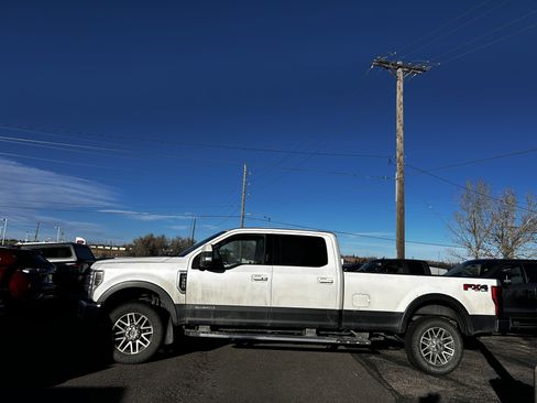 Used 2019 Ford F350 Lariat w/ Lariat Ultimate Package image 2