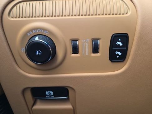 Used 2022 Jeep Grand Wagoneer Series III image 60