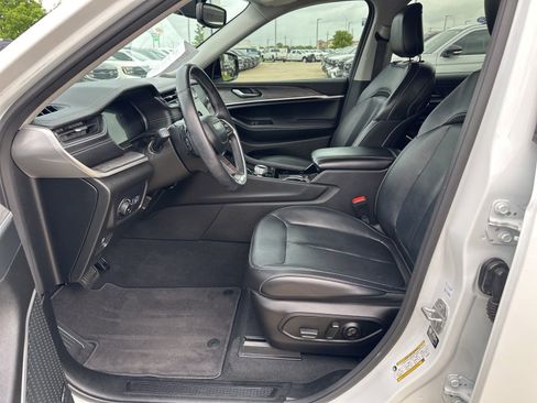 Used 2022 Jeep Grand Cherokee L Limited image 15