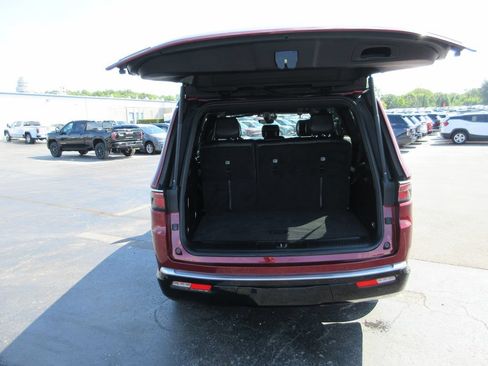 Used 2022 Jeep Wagoneer Series I AWD/4WD image 8