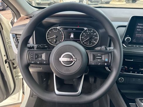 Used 2023 Nissan Rogue SV image 26