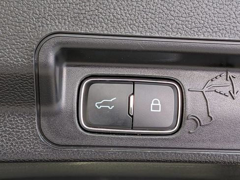 Used 2023 Ford Explorer Limited AWD/4WD image 33