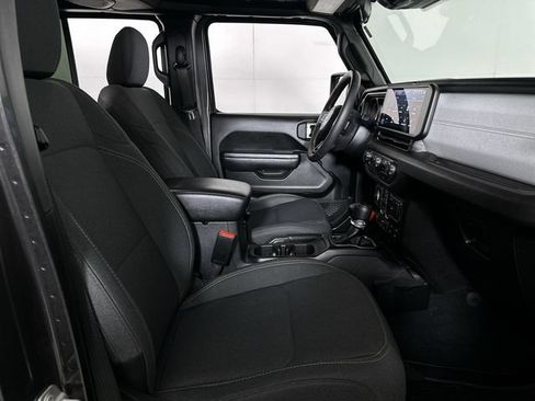 Used 2024 Jeep Gladiator Sport AWD/4WD image 29