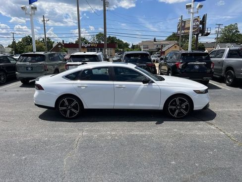 Used 2025 Honda Accord Sport image 11