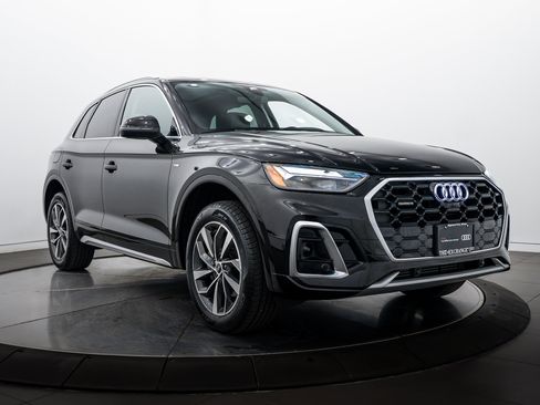 Certified 2023 Audi Q5 2.0T Premium Plus w/ Premium Plus Package AWD/4WD image 2
