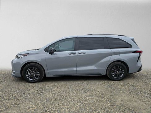 Certified 2026 Toyota Sienna XSE AWD/4WD image 7