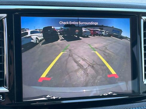 Used 2021 Chrysler Pacifica Touring FWD image 15
