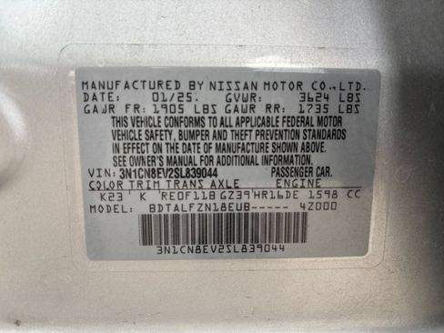 Used 2025 Nissan Versa SV FWD image 27