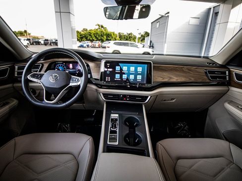 New 2026 Volkswagen Atlas SE image 30