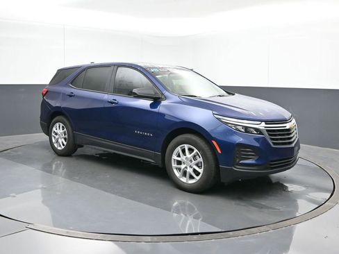 Used 2023 Chevrolet Equinox LS w/ LS Convenience Package image 7