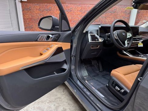New 2026 BMW X7 xDrive40i image 9
