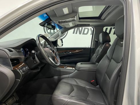 Used 2020 Cadillac Escalade Luxury w/ LPO, Radiant Package AWD/4WD image 13