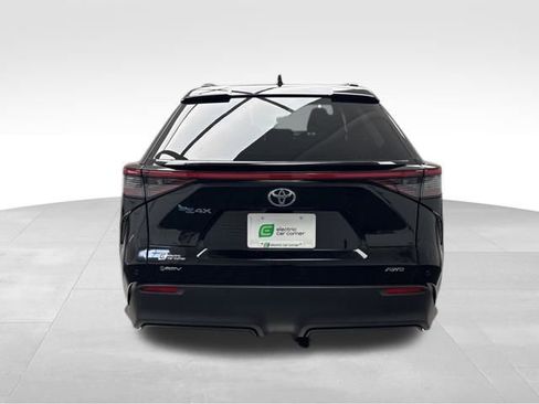 Used 2024 Toyota bZ4X XLE image 6